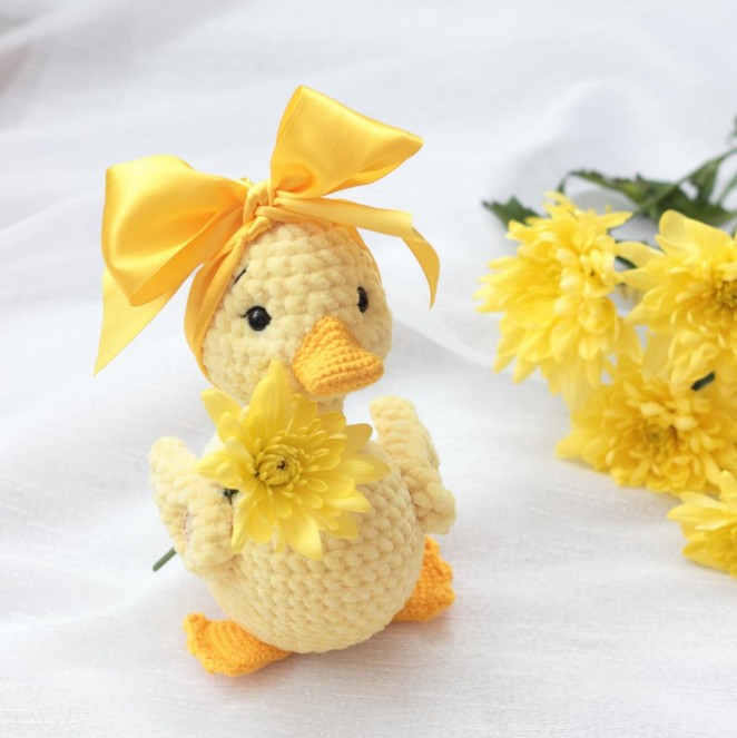 Yellow Duckling Plushie – Crochet Amigurumi Pattern  🐤