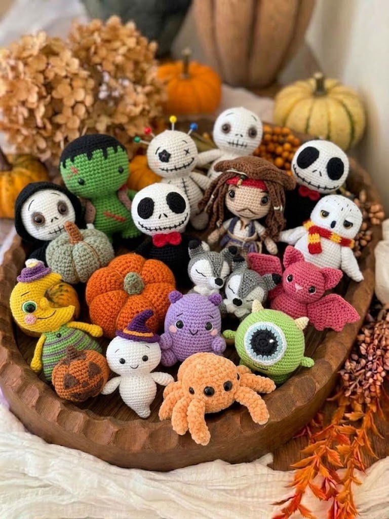 Ultimate Halloween Crochet Collection: 100 Spooky Patterns