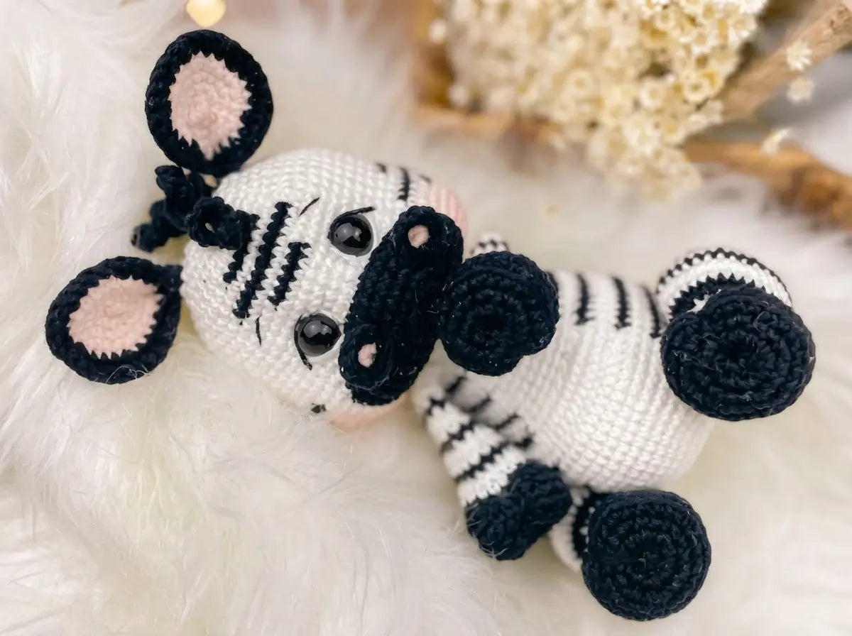 Amigurumi Zoo Crochet Patterns: 5+ Adorable Safari Animals (PDF)