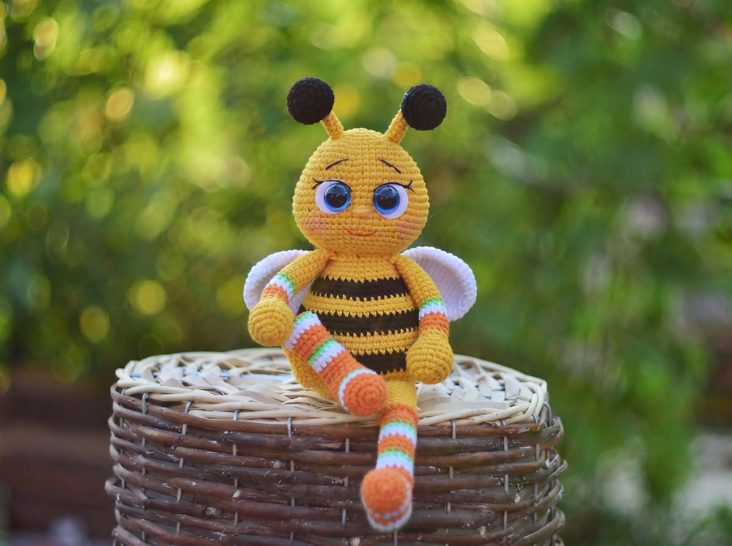 Crochet Pattern Toy Baby Bee: Step-by-Step Amigurumi PDF