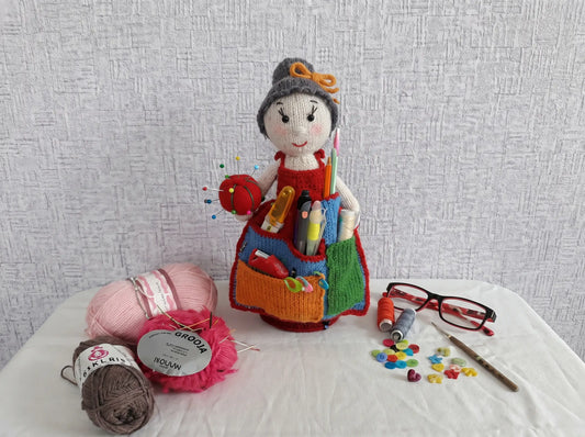 Organise Doll Crochet Pattern: Step-by-Step Desk Caddy PDF
