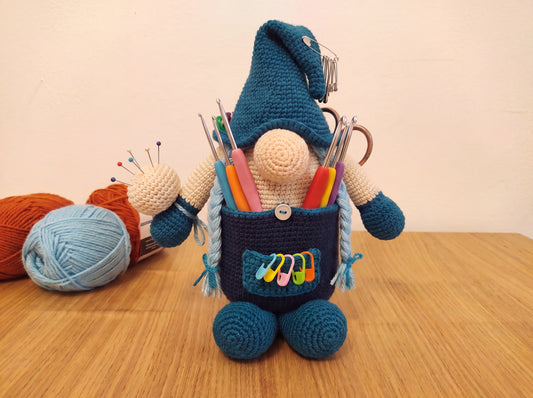 Organise Gnome Hooks Crochet Pattern: Step-by-Step Desk Caddy
